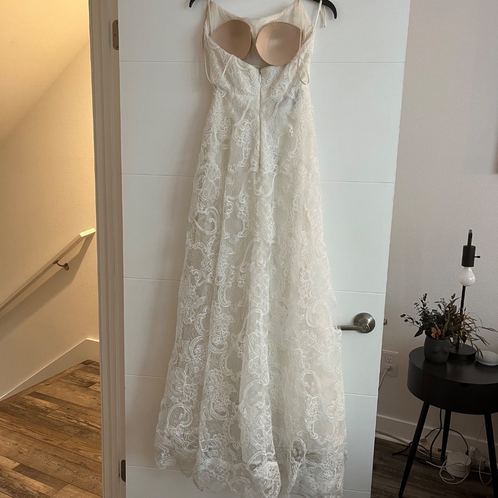Amsale Dawson Lace Wedding Dress - Size 2 - Picture 7 of 16